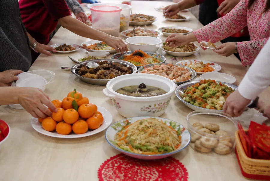 Raya open house at headquarters, everyone cooks something