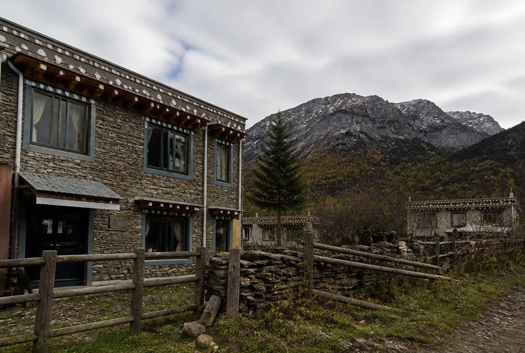 Yading village inn