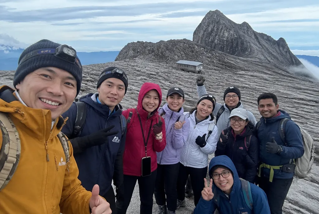 Day 3: 攻頂 Low's Peak ➔ Gurkha Hut
