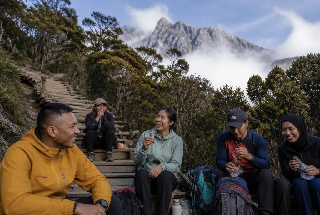Mount Kinabalu Summit, Sabah trail break