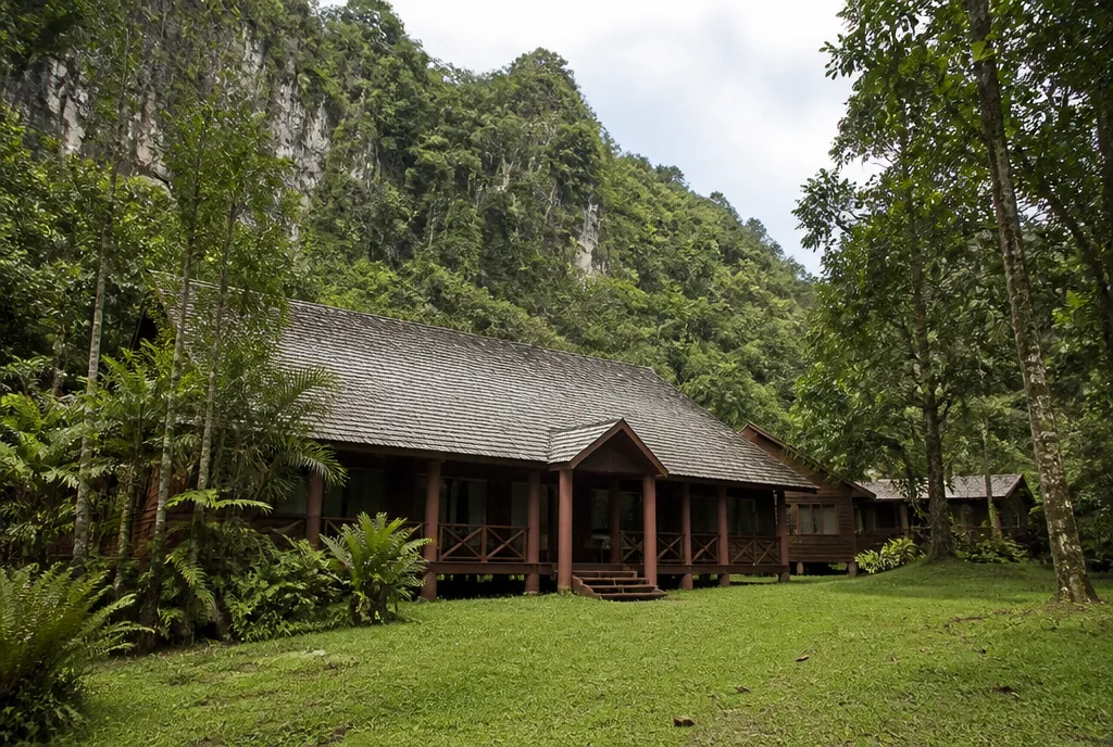 Park headquarters lodge